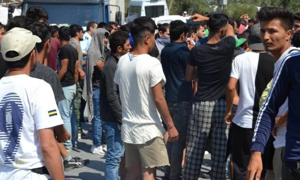 Λέσβος: Πάνω από 1.800 μετανάστες μετακινήθηκαν για την ενδοχώρα